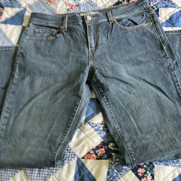 Levi's Classic Blue Jeans - Picture 2 of 6